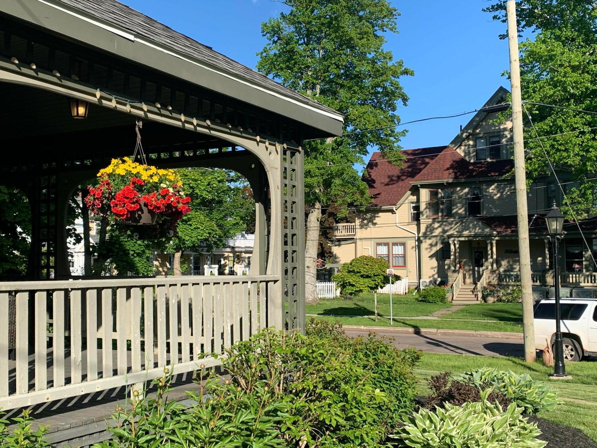No 1 Grafton Inn Шарлоттаун Екстер'єр фото